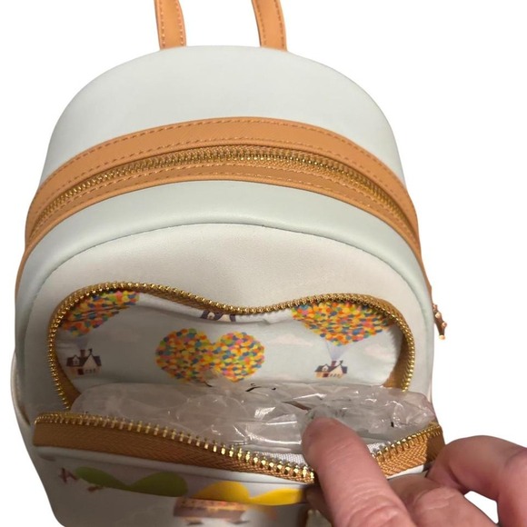 Loungefly Pixar Up Backpack Disney Russell Heart Balloon NWT - Picture 6 of 7